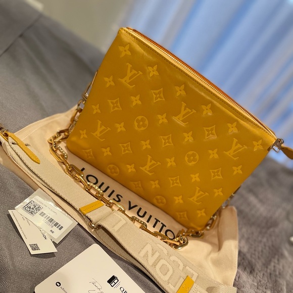 Louis Vuitton Coussin PM in the color Sunshine ☀️